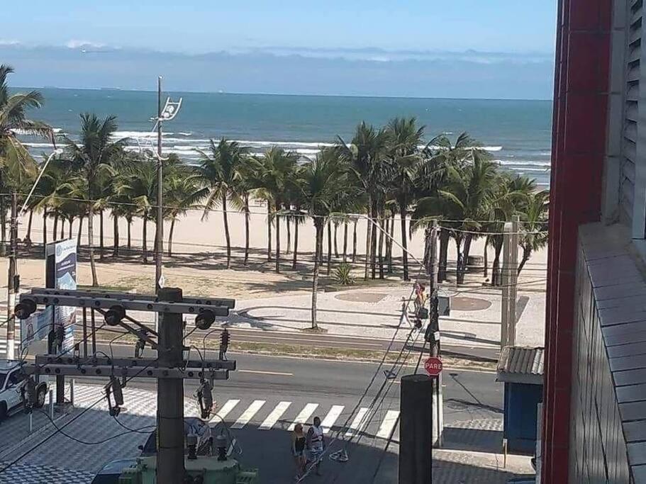Kitnet A 20 Metros Da Praia Praia Grande  Kültér fotó